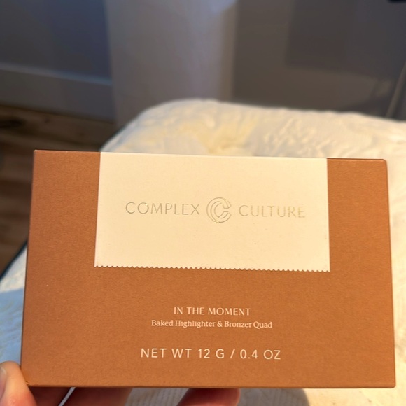 COMPLEX CULTURE | Baked Highlighter & Bronzer Quad. Aura, cloud 9, play, fling - Picture 1 of 5